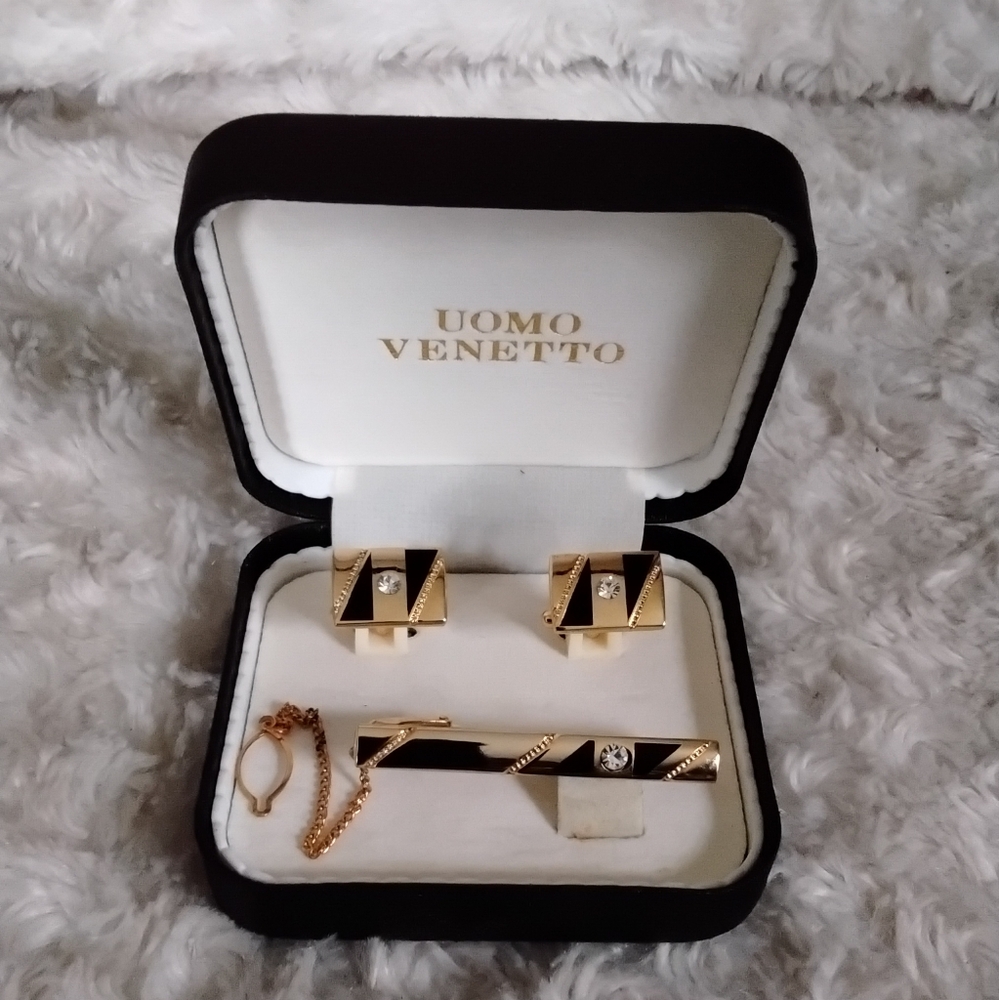 Uomo Venetto Black and Gold Cufflink, Tie Bar Set